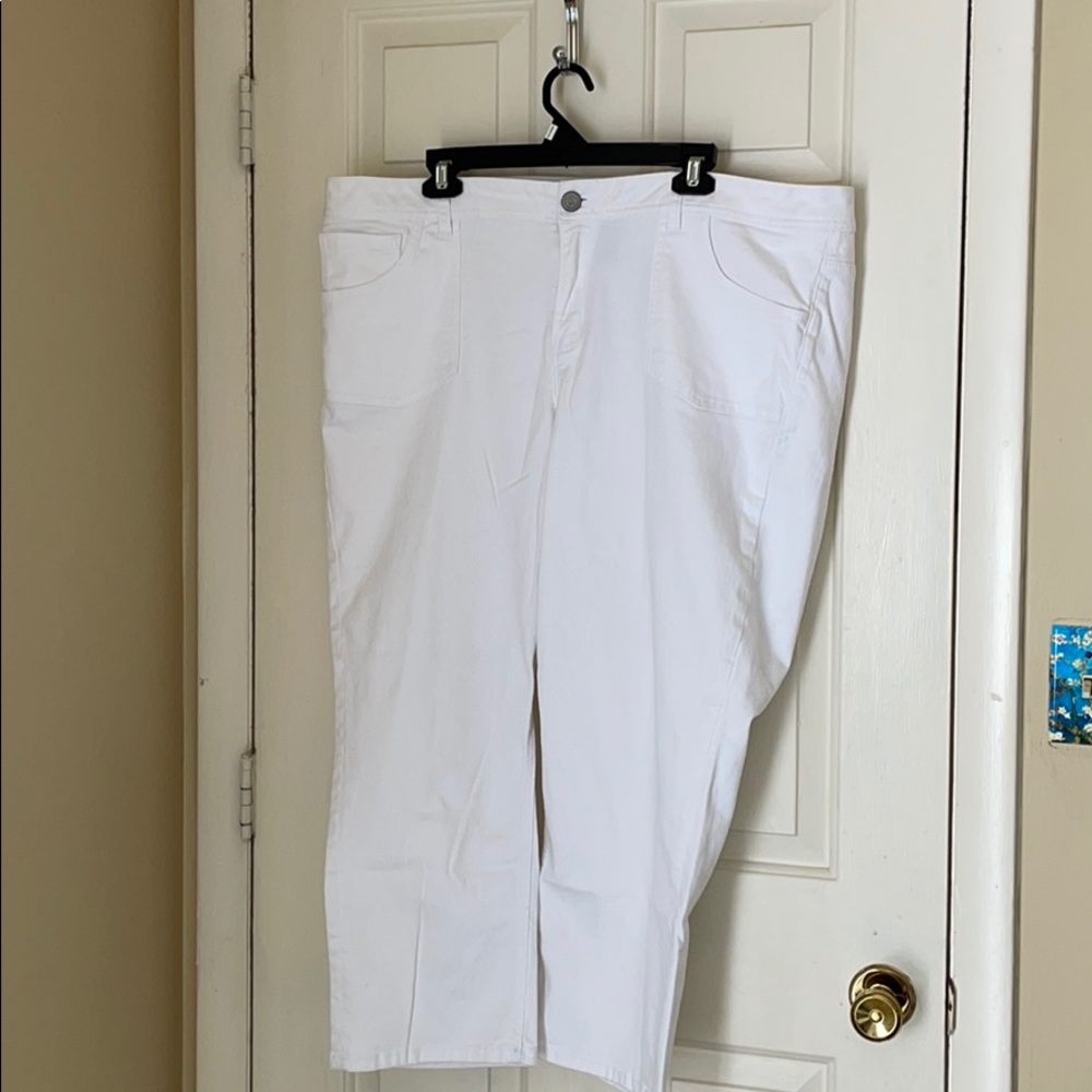 Lane Bryant Genius Fit Capri Jeans